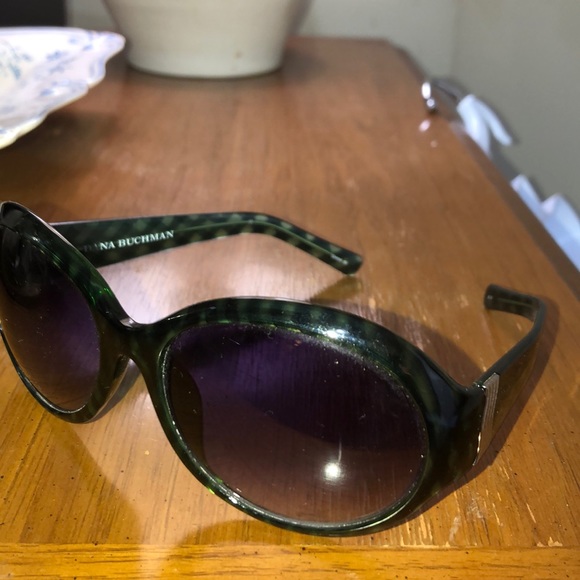 Dana Buchman Accessories - DANA BUCHMAN GREEN TORTOISESHELL ROUND SUNGLASSES
